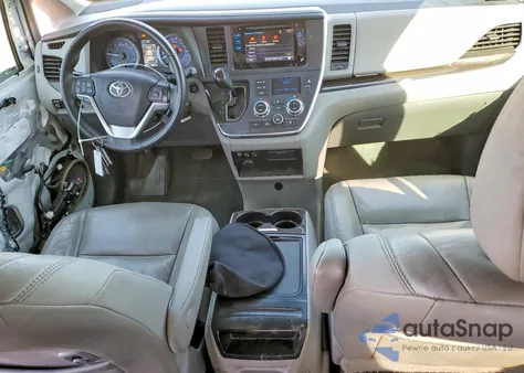 2017 Toyota Sienna Xle z USA, uszkodzony, nr VIN 5TDYZ3DC1HS839341